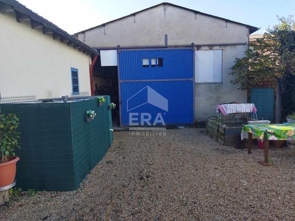 Maison et local commercial à Montpon-Ménestérol 8 pièces