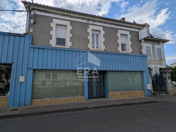 Maison et local commercial à Montpon-Ménestérol 8 pièces