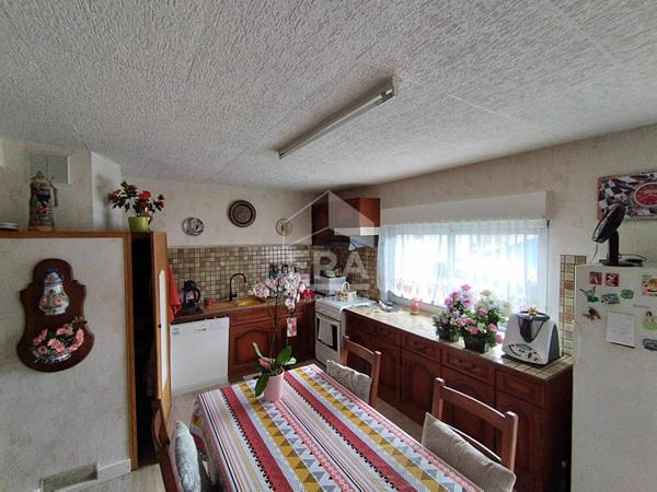 Maison et local commercial à Montpon-Ménestérol 8 pièces