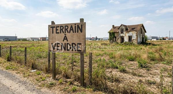 Terrain à vendre avec maison à démolir – Fort potentiel de construction

À vendre, terrain plat bénéficiant d'un excellent emplacement, vendu avec une maison ancienne à démolir selon votre projet.
Situé dans un secteur recherché, le bien se trouve à proximité immédiate de toutes les commodités : pharmacie, médecins, banques, station-service, commerces, transports en commun, téléphérique écoles, collège, université.
Grâce à son emplacement stratégique et à son potentiel d'aménagement, ce terrain est adapté à un projet immobilier, notamment la construction d'un immeuble de logements (sous réserve des autorisations d'urbanisme en vigueur).

Les atouts :

-Terrain plat et facilement accessible.
-Quartier proche de tous les services essentiels.
- Accès rapide aux transports en commun.
-Idéal pour investisseurs, promoteurs ou aménageurs.

Pour plus d'informations ou pour organiser une visite, n'hésitez pas à nous contacter.