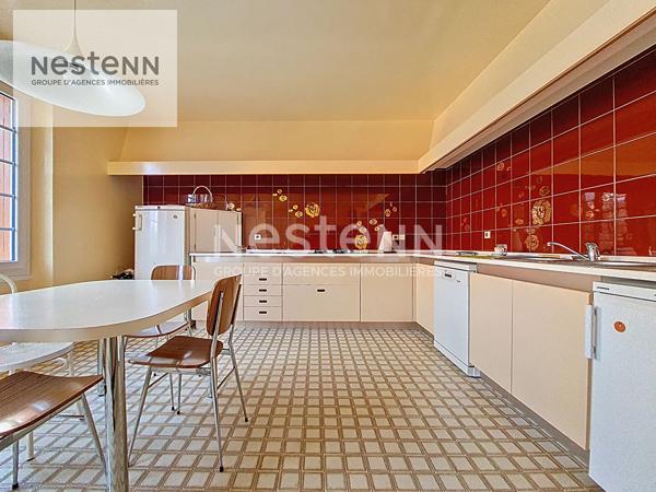 ORLEANS SAINT VINCENT / PARC PASTEUR - APPARTEMENT DE 200m2 environ avec ascenseur ! Double garage et cave - DPE D