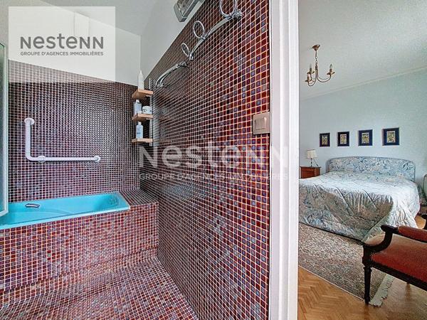 ORLEANS SAINT VINCENT / PARC PASTEUR - APPARTEMENT DE 200m2 environ avec ascenseur ! Double garage et cave - DPE D