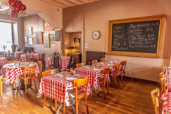 À vendre - Maison ancienne, 12 pièces située à Bessé-sur-Braye (72310)