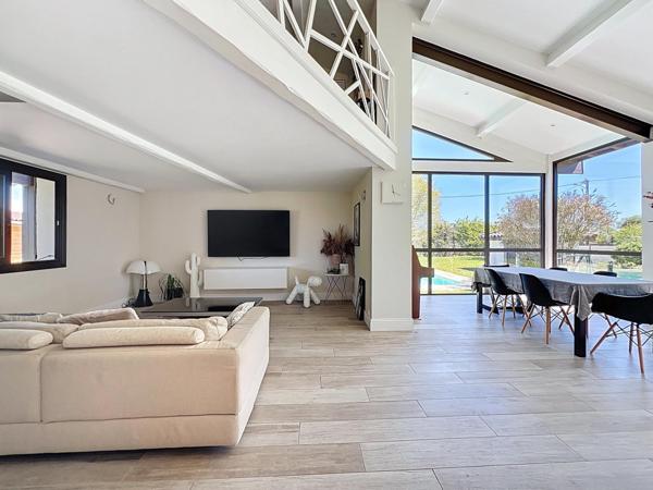 Magnifique maison avec dépendance et piscine