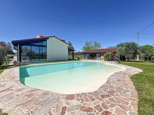 Magnifique maison avec dépendance et piscine