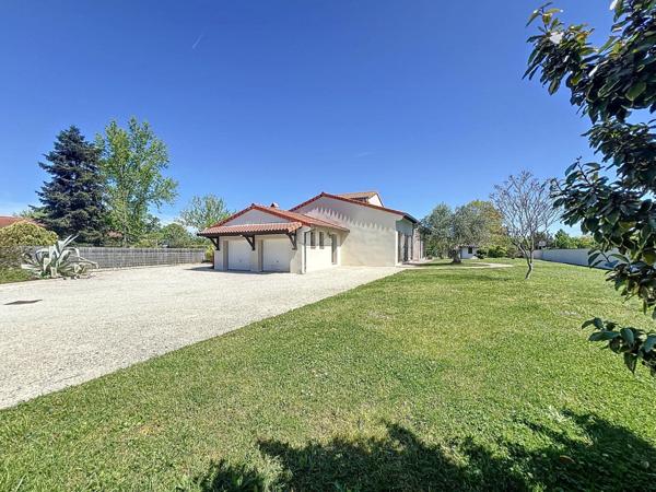 Magnifique maison avec dépendance et piscine