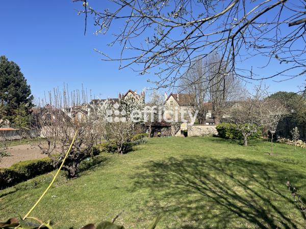 Maison
         5 pièces
        - 159 m² Exclusivité 720 000 € *