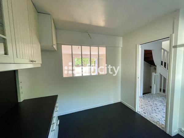 Maison
         5 pièces
        - 159 m² Exclusivité 720 000 € *
