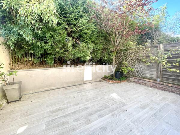 Maison
         5 pièces
        - 159 m² Exclusivité 720 000 € *