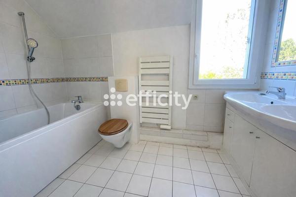Maison
         5 pièces
        - 159 m² Exclusivité 720 000 € *