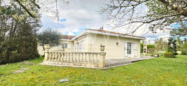 MAGNAC-SUR-TOUVRE - PAVILLON DE PLAIN-PIED DE 170 m² AVEC DOUBLE GARAGE SUR TERRAIN DE 2121 m²