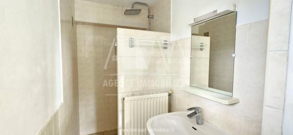PUYMOYEN - 5 MINUTES D'ANGOULEME - CONFORTABLE PAVILLON SUR SOUS-SOL DE 155 m² SUR TERRAIN CLOS