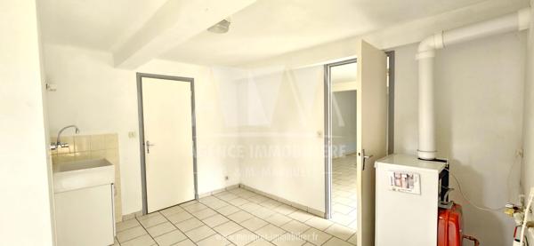 PUYMOYEN - 5 MINUTES D'ANGOULEME - CONFORTABLE PAVILLON SUR SOUS-SOL DE 155 m² SUR TERRAIN CLOS