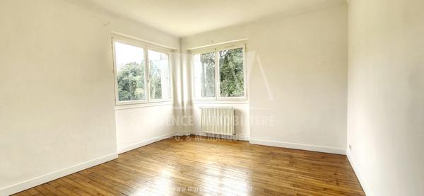 PUYMOYEN - 5 MINUTES D'ANGOULEME - CONFORTABLE PAVILLON SUR SOUS-SOL DE 155 m² SUR TERRAIN CLOS