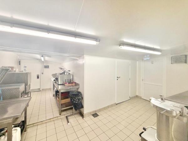 Fonds De Commerce à ERNEE, 53500 - 125m²
