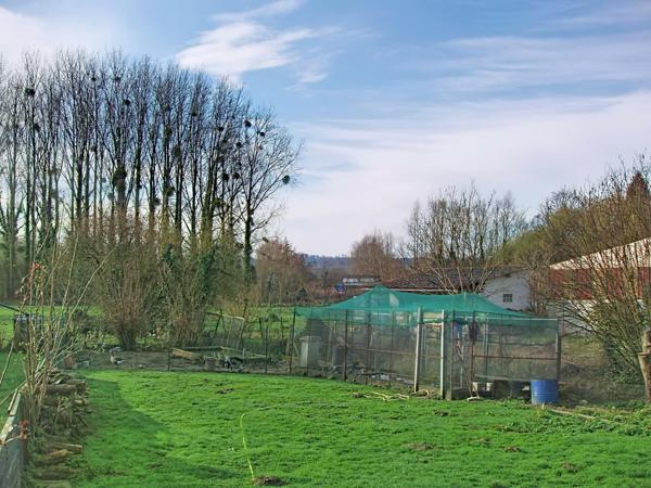 Abbeville belle maison équipée P M R,trois gandes chambres dont une au rdc.