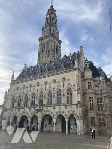 POUR INVESTISSEUR - Secteur ARRAS - Immeuble à usage professionnel loué