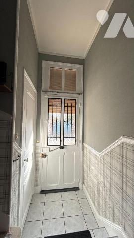 Maison de charme en pierres meulières - entièrement rénovée - secteur hôpital

Située à Châlo...