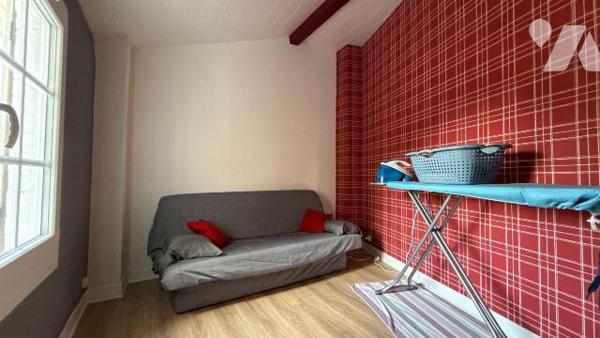 Maison de charme en pierres meulières - entièrement rénovée - secteur hôpital

Située à Châlo...