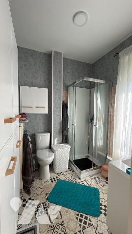 Maison de charme en pierres meulières - entièrement rénovée - secteur hôpital

Située à Châlo...