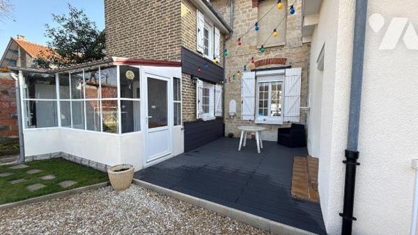 Maison de charme en pierres meulières - entièrement rénovée - secteur hôpital

Située à Châlo...