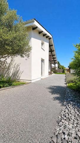 Maison familiale 158 m² – 4 chambres, jardin, garage et cave – Parempuyre