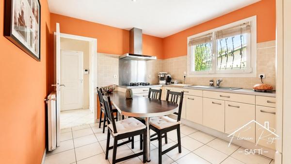 Maison familiale 158 m² – 4 chambres, jardin, garage et cave – Parempuyre