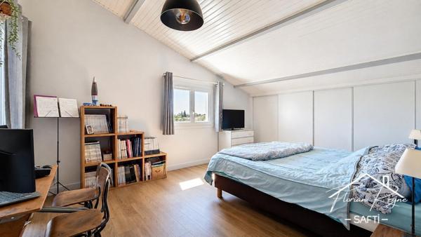 Maison familiale 158 m² – 4 chambres, jardin, garage et cave – Parempuyre