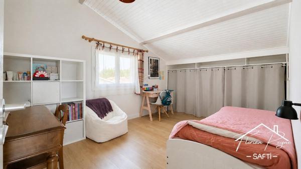 Maison familiale 158 m² – 4 chambres, jardin, garage et cave – Parempuyre