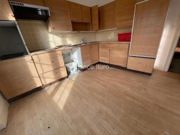 Appartement - Oloron-sainte-marie - Réf.:205408 OLORON CENTRE-VILLE - GRAND APPARTEMENT T3 AVEC TERRASSE ET VUE SUR LE GAVE -