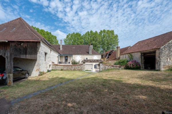Maison ancienne - Gourdon Secteur Gourdon - Bel ensemble immobilier en pierre sur 4ha2 avec piscine proche commerces
