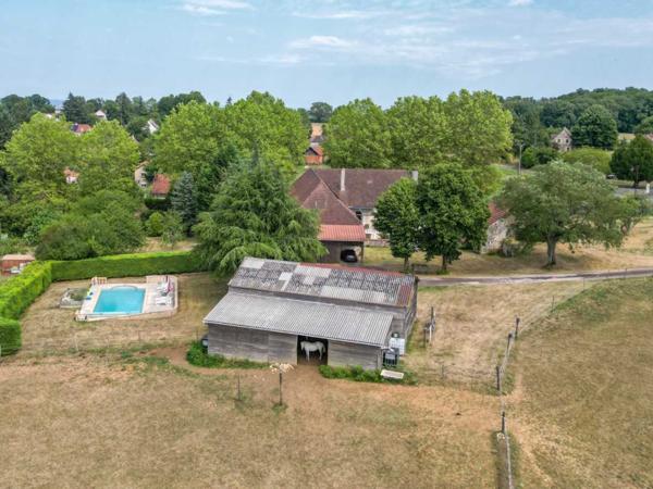 Maison ancienne - Gourdon Secteur Gourdon - Bel ensemble immobilier en pierre sur 4ha2 avec piscine proche commerces
