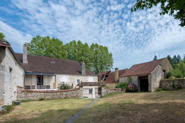 Maison ancienne - Gourdon Secteur Gourdon - Bel ensemble immobilier en pierre sur 4ha2 avec piscine proche commerces