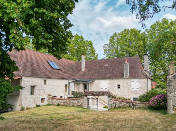Maison ancienne - Gourdon Secteur Gourdon - Bel ensemble immobilier en pierre sur 4ha2 avec piscine proche commerces