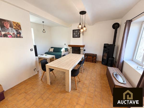 Maison en pierre avec 3 chambres, jardin et dépendances , Pre en pail