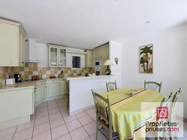 Appartement  3 pièces 66 m2 proche Salines