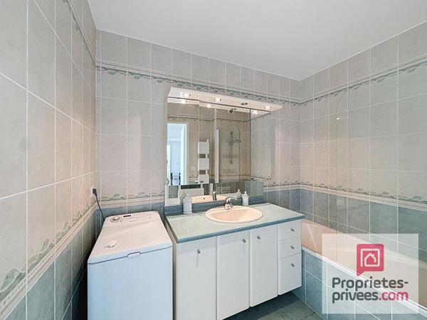 Appartement  3 pièces 66 m2 proche Salines