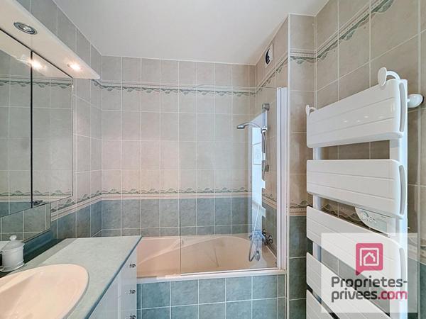 Appartement  3 pièces 66 m2 proche Salines