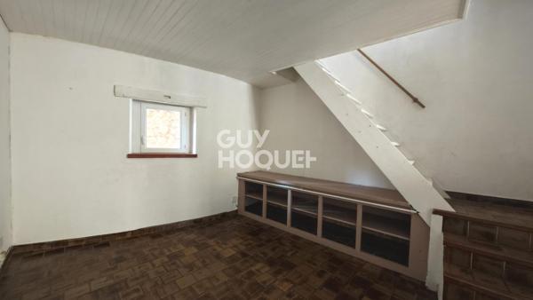 CABESTANY Maison de village 2 pièces en R+2 avec garage.