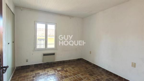 CABESTANY Maison de village 2 pièces en R+2 avec garage.