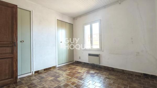 CABESTANY Maison de village 2 pièces en R+2 avec garage.