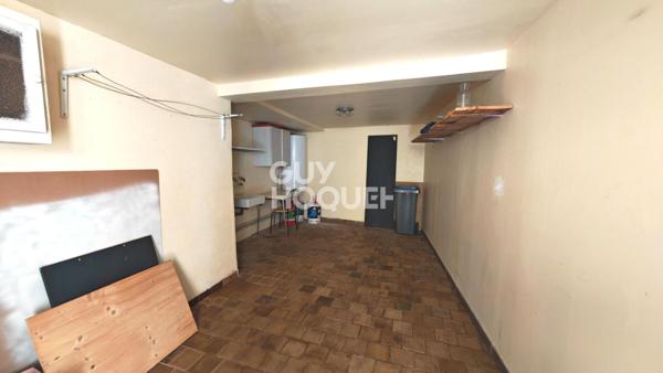 CABESTANY Maison de village 2 pièces en R+2 avec garage.