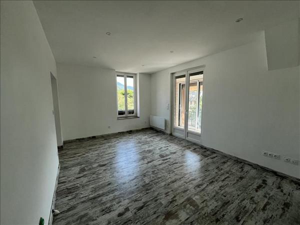 Appartement à louer 758 € CC ARREAU 3 p 67 m² DPE C