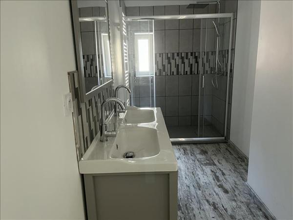 Appartement à louer 758 € CC ARREAU 3 p 67 m² DPE C