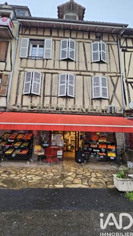 Immeuble à vendre 251 m² Maurs