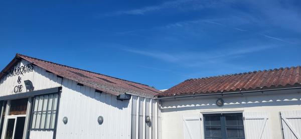 Fonds De Commerce
        
        - 200 m²