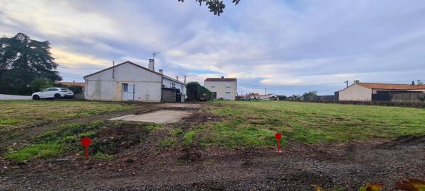 Terrain Constructible Village Gorges 754 M², non viabilisé et libre de constructeur (Lot 2)