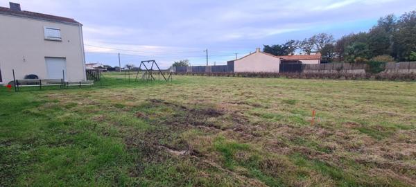 Terrain Constructible Village Gorges 754 M², non viabilisé et libre de constructeur (Lot 2)