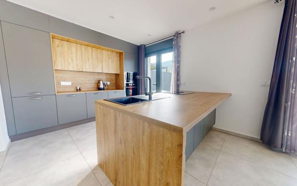 Maison à vendre    5 pièces •  Cluses