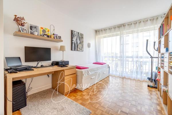 Appartement familial entièrement rénové proche RER